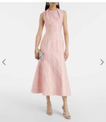 Black tie June wedding guest in their 50s …. What would you wear??