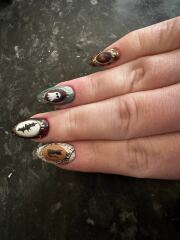 I want to see your nails!