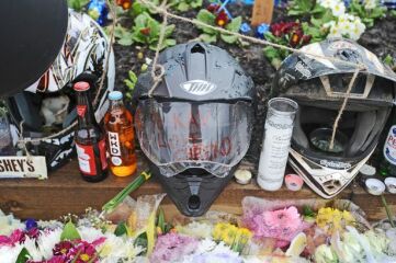 That ribbons & balloons along public streets for a funeral is litter rather than a tribute?