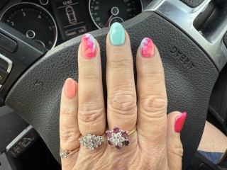 I want to see your nails!