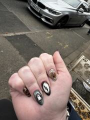 I want to see your nails!