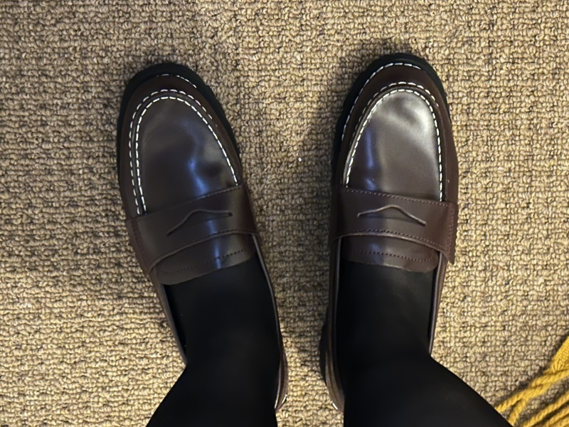 Non-clumpy, non-frumpy but comfortable loafer shoes