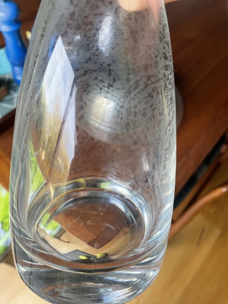 How to clean decanter