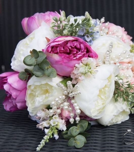Artificial bridal bouquet
