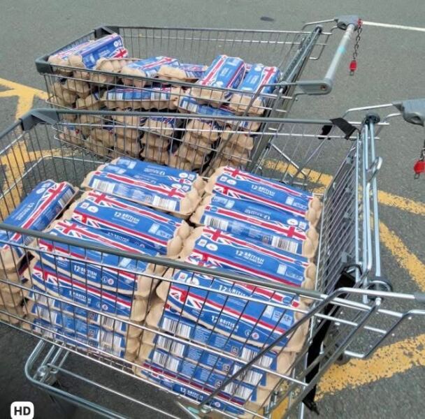DH is using community pantry for free food