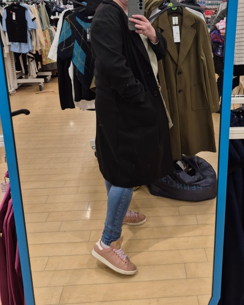 Skirt/ jumper look. Am I too big for it? Or doing it wrong