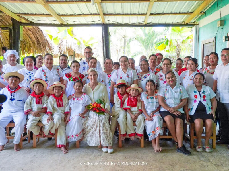 Royal Style: A Double Breasted Safari Suit? We need to discuss...