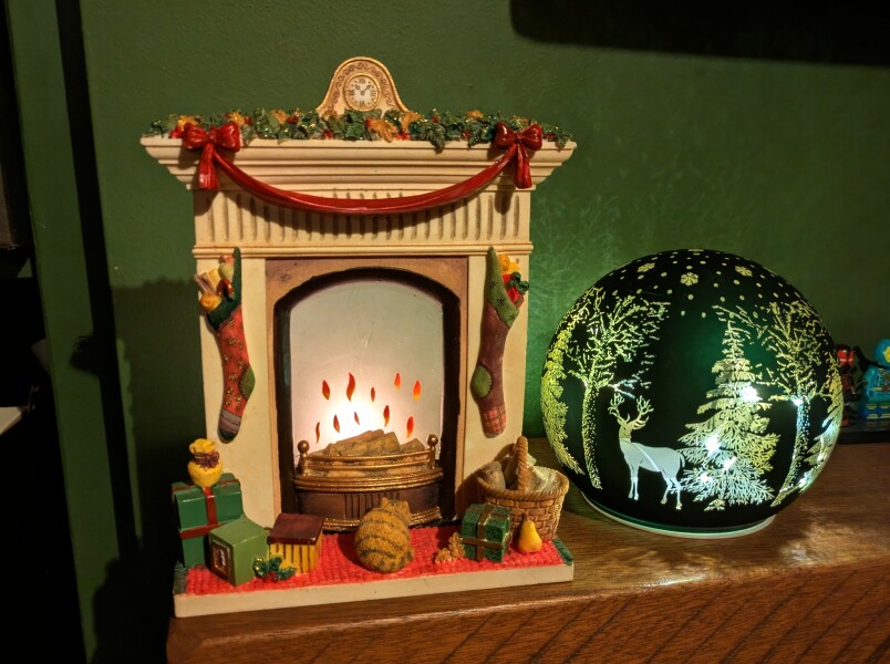 Anyone Else Obsessed With Snowglobes?