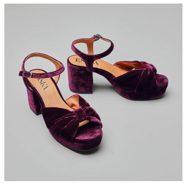 Comfortable sandals for party