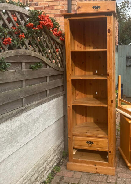 What colour would you paint this dated fireplace?