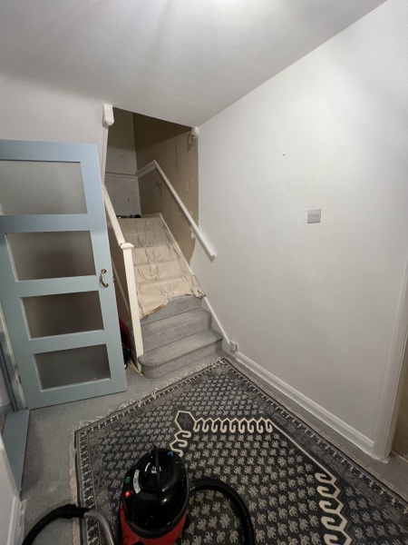 Hallway/stairwell – two-tone paint with or without dado rail?