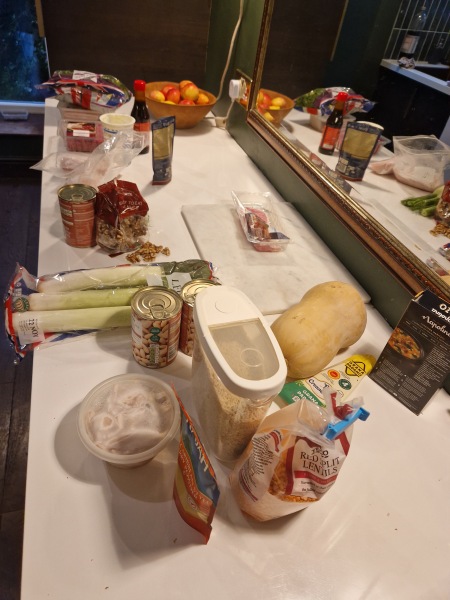 Meal planning, sharing recipes and ideas to make the weekly budget go further.