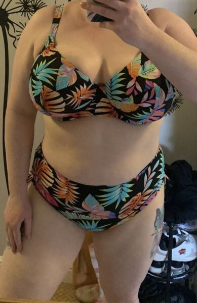 High waisted bikinis for the curvy gals