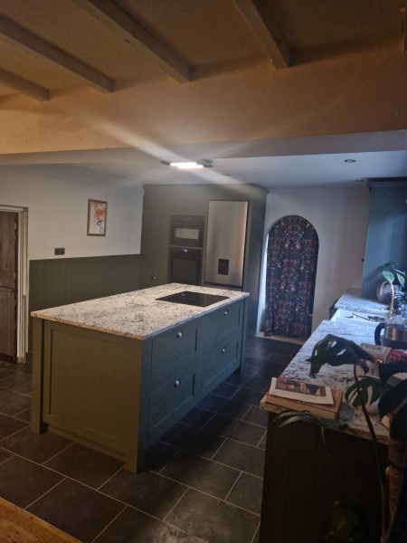 KITCHEN BESPOKE OR DIY KITCHENS/WREN/HMKOC