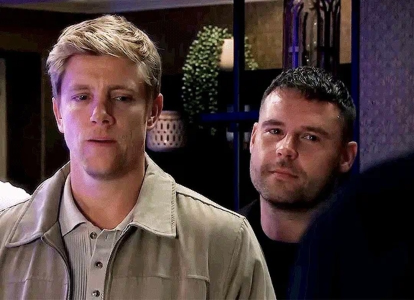 Emmerdale [ITV1 pace] ** NO SPOILERS **  A gun or a stick or a rock versus Kev in a pinny