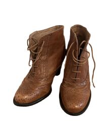 How to style brown brogues with skirts (mainly sock related)