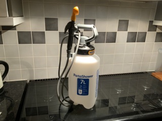 Hozelock portashower with mud daddy brush