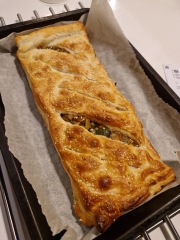 Meal planning, sharing recipes and ideas to make the weekly budget go further.