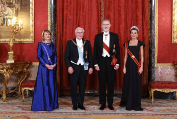 Royal Style: A Double Breasted Safari Suit? We need to discuss...