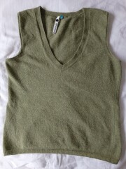 Will this lambswool top unravel if I cut the arms?