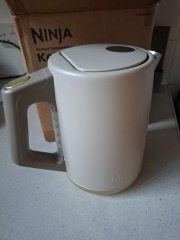 This is NOT the kettle advertised?