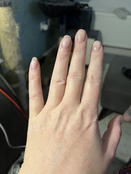 I want to see your nails!