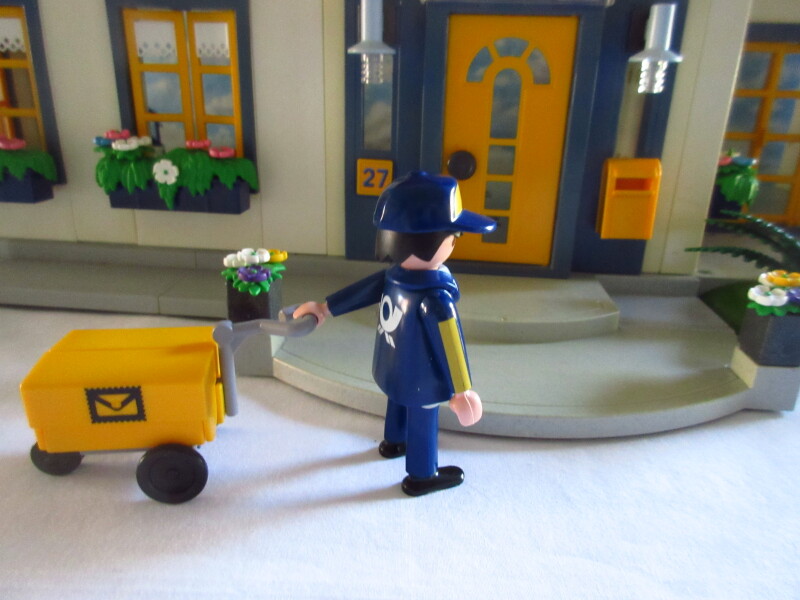 It's advent for the Playmobil people in our house...