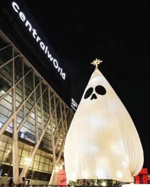 Did anyone do a shrouded / veiled Christmas tree this year?