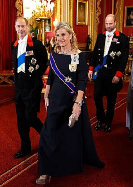 Royal Style: A Double Breasted Safari Suit? We need to discuss...