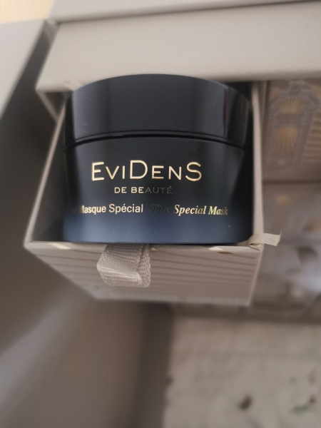 Oh Come All Ye Facials! Moisturisers and treatments! Join me for the Harrods Beauty Advent Calendar opening thread!