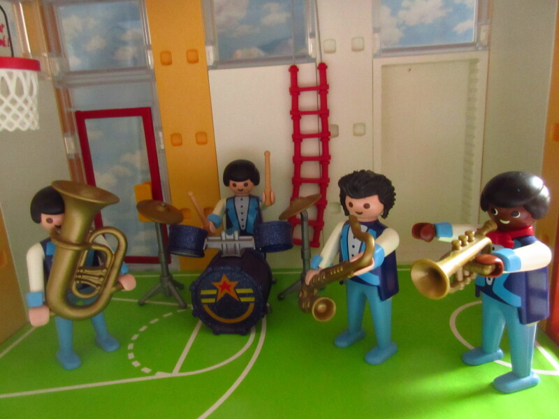 It's advent for the Playmobil people in our house...