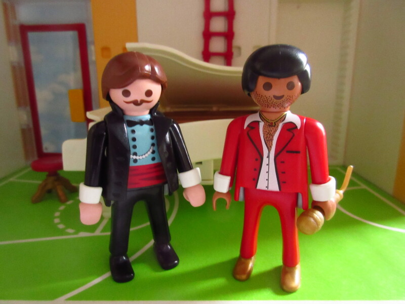 It's advent for the Playmobil people in our house...
