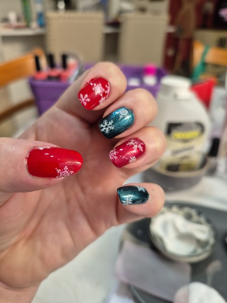 I think I'm done with glittery nails at Christmas