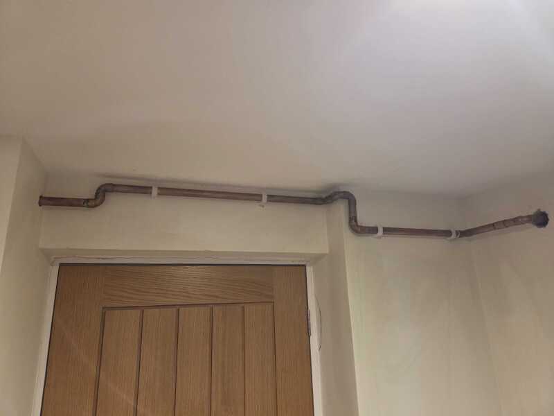 Is it normal for gas pipes to be exposed?