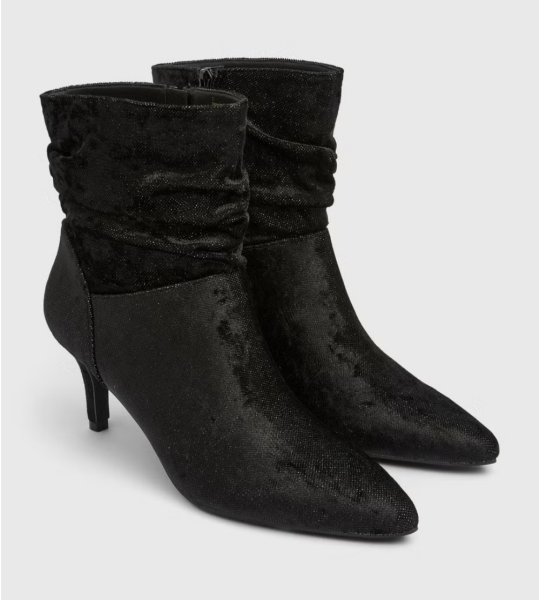 Do these boots like good with dresses?