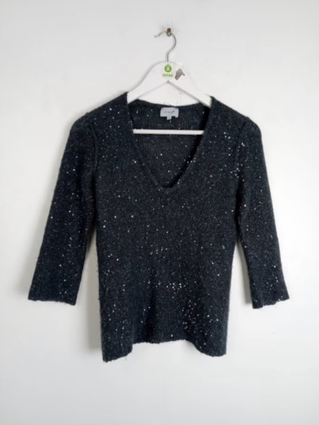 Can anyone find me a v neck sparkly top that has a good fit to wear with jeans for a night out?