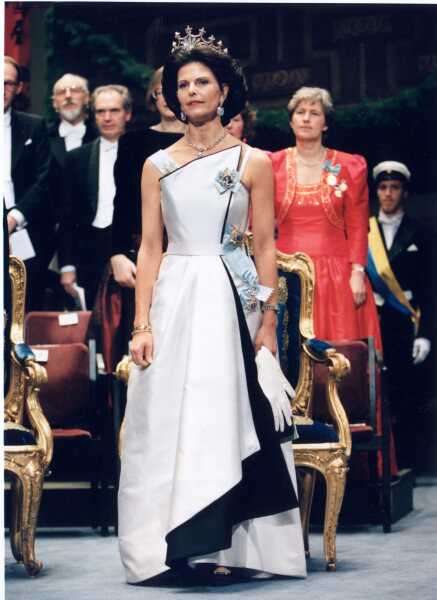 Royal Style: A Double Breasted Safari Suit? We need to discuss...