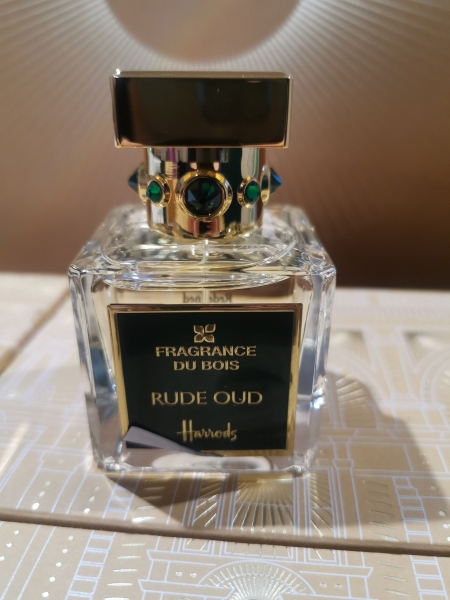 Scent of the day part six! What will the friendly perfumistas spray next?