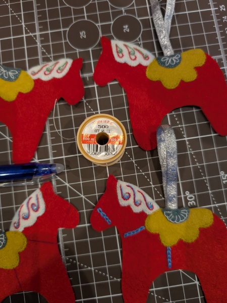 Thread 40 Starmer: Prettig Kerstfeest, Nollaig Shona, Hyvää Joulua, Nadolig Llawen ,圣诞快乐, God Jul, Feliz Navidad, Bouan Noué, Nollaig Chridheil.