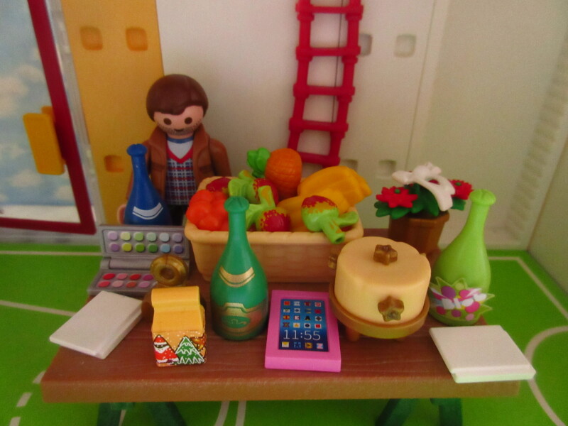 It's advent for the Playmobil people in our house...