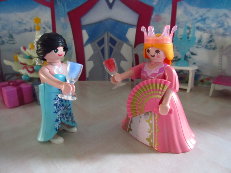 It's advent for the Playmobil people in our house...