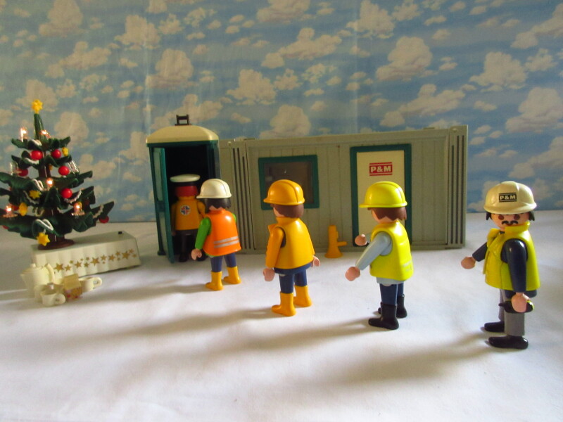 It's advent for the Playmobil people in our house...