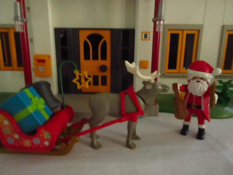 It's advent for the Playmobil people in our house...