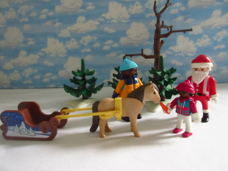 It's advent for the Playmobil people in our house...