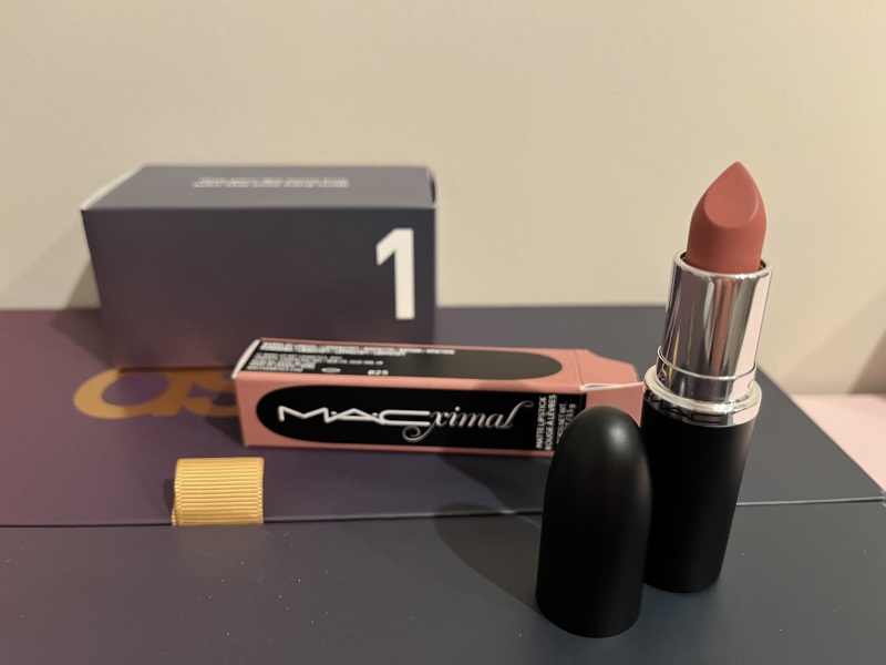 General “Waifs and Strays” Beauty Advent Calendar opening thread.