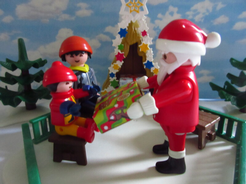 It's advent for the Playmobil people in our house...