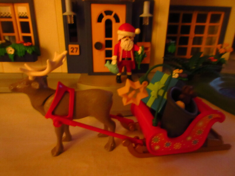 It's advent for the Playmobil people in our house...