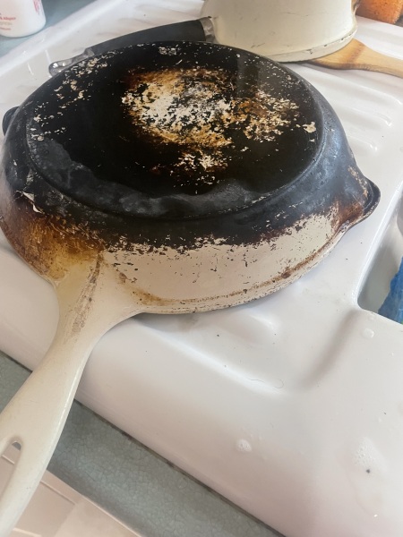 Keeping Le crueset clean
