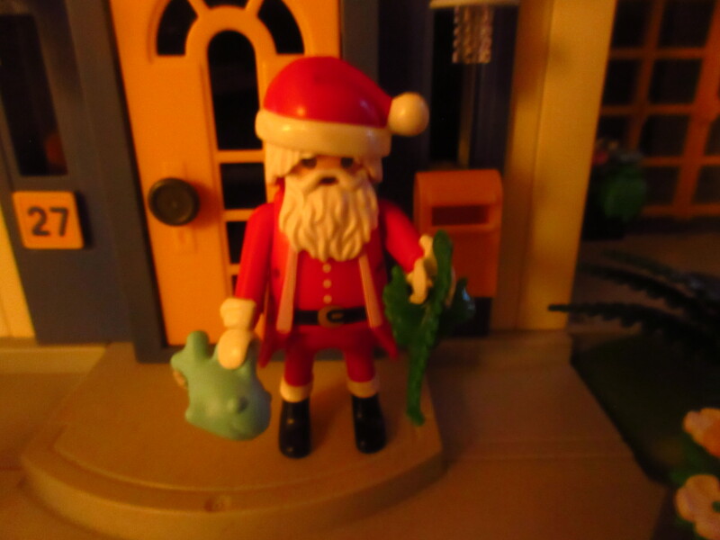 It's advent for the Playmobil people in our house...