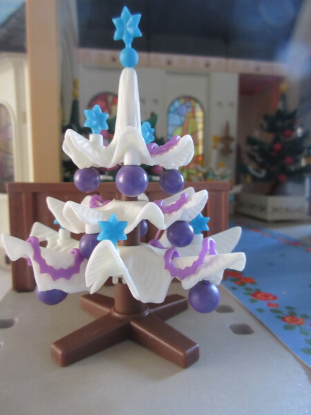 It's advent for the Playmobil people in our house...
